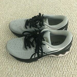 Women’s ASICS gel kayano 27